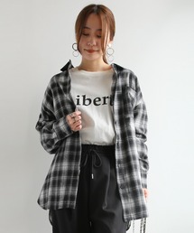 秋に似合うベーシックオーバーチェックシャツ