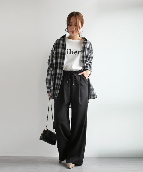 and it_(アンドイット)の「秋に似合うベーシックオーバーチェックシャツ(シャツ/ブラウス・レディース・ブラック・M)」の7枚目の写真