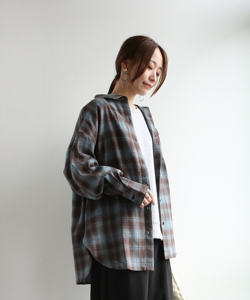and it_(アンドイット)の「秋に似合うベーシックオーバーチェックシャツ(シャツ/ブラウス・レディース・ブラック・M)」の17枚目の写真