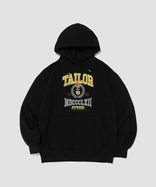 TAILOR STUDIO(テーラースタジオ)の「Taylor ヴィンテージクレストフーディ(ブラック)(パーカー・レディース・その他・SMALL/MEDIUM/LARGE/X-LARGE/S/M/L/XL)」の1枚目の写真