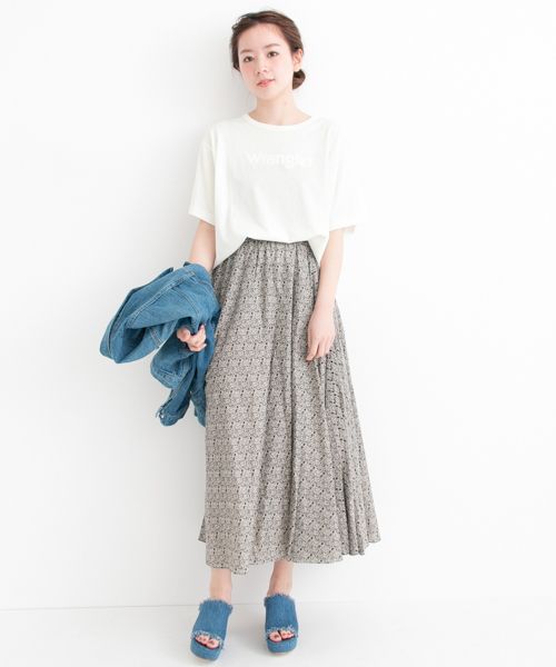 Wrangler（ラングラー）の「 UR Wrangler×URBAN RESEARCH　別注BIGロゴTシャツ（Tシャツ/カットソー・レディース・ネイビー/ホワイト系その他・FREE）」の3枚目の写真