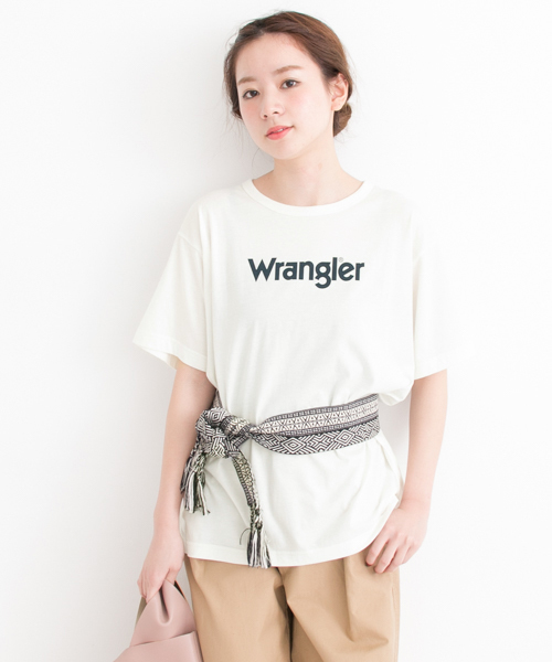 Wrangler（ラングラー）の「 UR Wrangler×URBAN RESEARCH　別注BIGロゴTシャツ（Tシャツ/カットソー・レディース・ネイビー/ホワイト系その他・FREE）」の18枚目の写真
