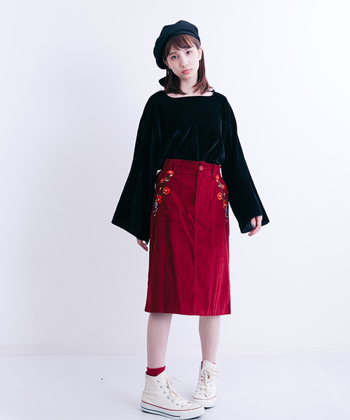 MERLOT（メルロー）の「コーデュロイ調フラワー刺繍スカート1201（スカート・レディース・ブラック/ネイビー/キャメル/ワイン・FREE）」の11枚目の写真