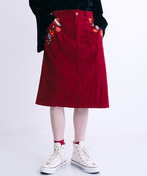 MERLOT（メルロー）の「コーデュロイ調フラワー刺繍スカート1201（スカート・レディース・ブラック/ネイビー/キャメル/ワイン・FREE）」の22枚目の写真