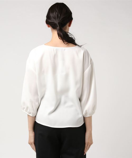 22 OCTOBRE(ヴァンドゥ-オクトーブル)の「シルク調ツイルブラウス(シャツ/ブラウス・レディース・ホワイト/ネイビー/ピンク・36/38)」の5枚目の写真