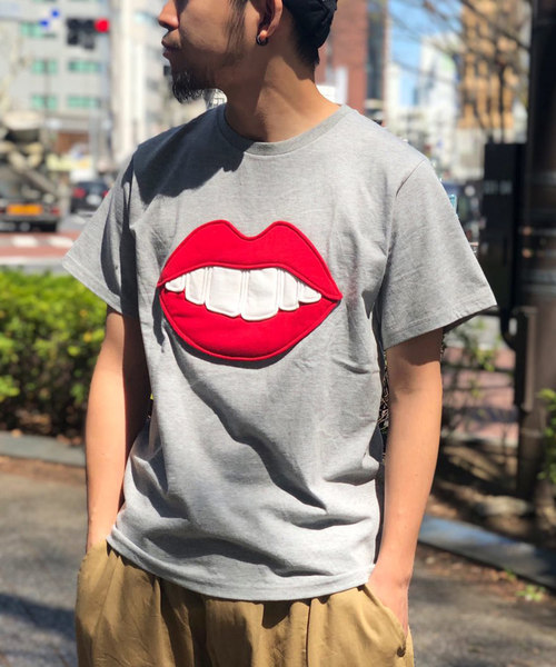 ALDIES（アールディーズ）の「Lips T / リップスT（Tシャツ/カットソー・メンズ・グレー/ブラック/ホワイト/マルチ・X-LARGE/X-SMALL/SMALL/LARGE/MEDIUM）」の4枚目の写真
