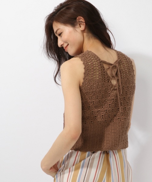 laboratory work(ラボラトリーワーク)の「カギ針ノースリプルオーバー(ニット/セーター・レディース・イエロー/オフホワイト/ブラウン・MEDIUM)」の1枚目の写真