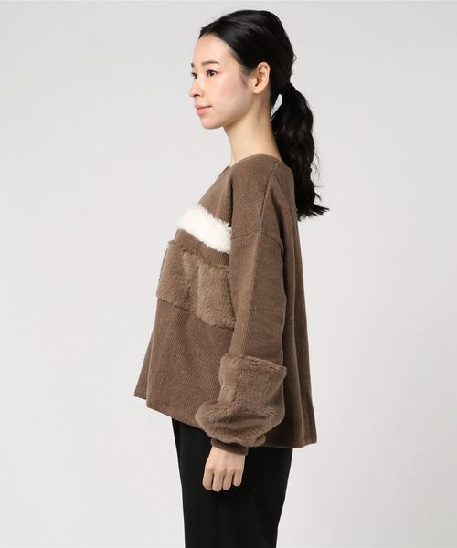 STYLEBLOCK(スタイルブロック)の「サカリバ起毛×フェイクファー切り替えVネックカットソー(Tシャツ/カットソー・レディース・ネイビー/グレー/アイボリー/モカ/ブラック・M)」の6枚目の写真