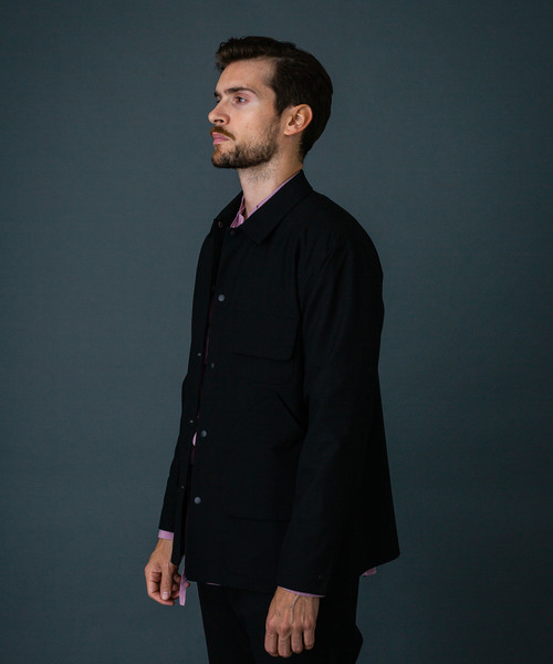 Iroquois（イロコイ）の「【Iroquois】シーズンレス ２WAY ストレッチセットアップブルゾン（ブルゾン・メンズ・ブラック/キャメル・1/2）」の6枚目の写真