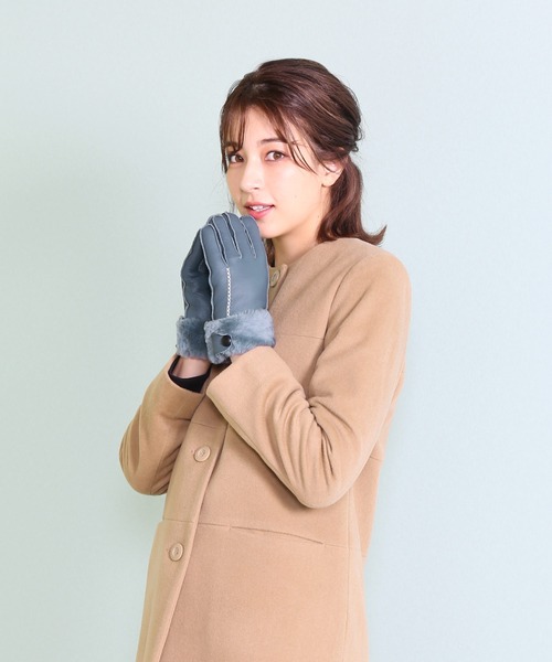 sankyo shokai（サンキョウショウカイ）の「ムートンレザー手袋（手袋・レディース・ピンク/キャメル/グレイッシュベージュ/ブルー/ワイン/ダークグリーン/ブラック/ウッド/ベージュ/ダークウッド/モカ/ブラウン/ライトベージュ・FREE）」の10枚目の写真