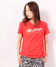 DIMENSIONE DANZA 売れ筋商品|||ディメンシオーネ ダンザ Tシャツ トップス レディース T-shirts Red DIMENSIONE DANZA ロゴプリントTシャツ（Tシャツ） | OFF PRICE