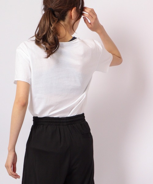 DIMENSIONE danza(ディメンシオーネ ダンツァ)の「ラメロゴストーンカットソー(Tシャツ/カットソー・レディース・ホワイト/グレー/ブラック/イエロー/ネイビー/レッド/スモークピンク・MEDIUM/SMALL/X-SMALL)」の12枚目の写真