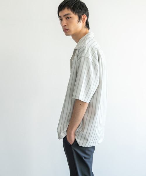 LOWRYS FARM(ローリーズファーム)の「REFLAXストライプS/S 886184(シャツ/ブラウス・メンズ・ネイビー/オフホワイト・MEDIUM/LARGE)」の3枚目の写真