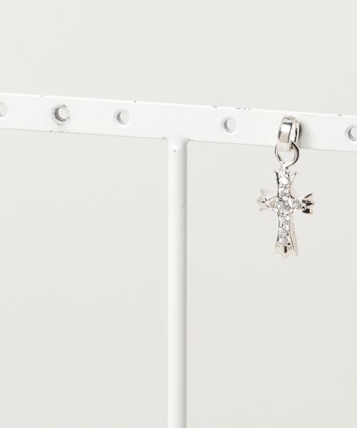 LUGG NAGG（ラグナグ）の「【LUGG NAGG SELECT/ ラグナグセレクト】シルバー925製　クロスドロップピアス[片耳用]（ピアス（片耳用）・メンズ・クリア/ブラック・FREE）」の2枚目の写真