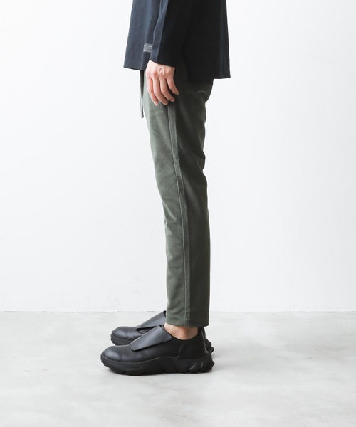 ATTACHMENT(アタッチメント)の「テクノコーディロイ 1タック ATTACHMENT(アタッチメント)の「テクノコーディロイ 1タック