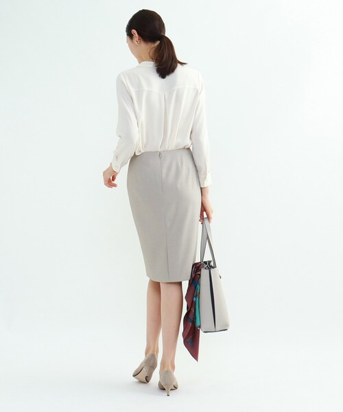 INDIVI（インディヴィ）の「[L]【UV】マルチシャークタイトスカート（スーツスカート・レディース・チャコール/ベージュ系その他6・12/15 /13/17）」の5枚目の写真