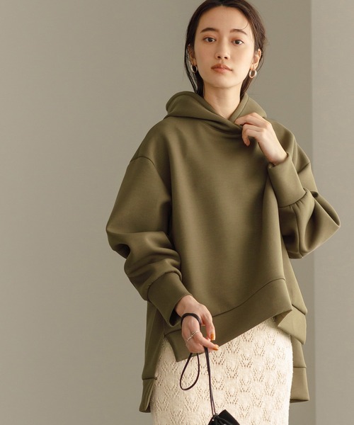 ADAM ET ROPE'(アダムエロペ)の「ダンボールサイドスリットパーカー(パーカー・レディース・ラベンダー/サックスブルー/オリーブ・FREE)」の2枚目の写真