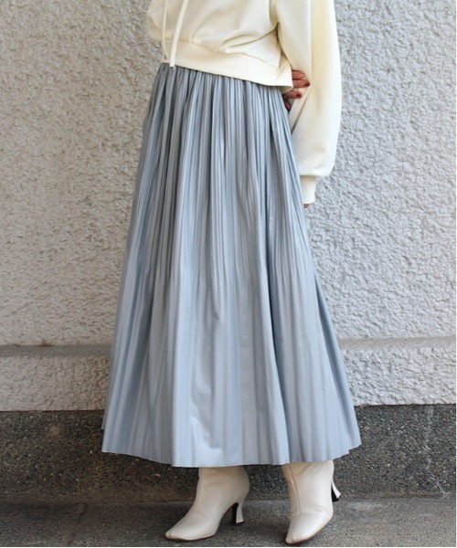 ASTORIA ODIER（アストリアオディール）の「エコレザーフレアスカート（スカート・レディース・サックスブルー/グリーン/ピンク/ホワイト・MEDIUM）」の3枚目の写真