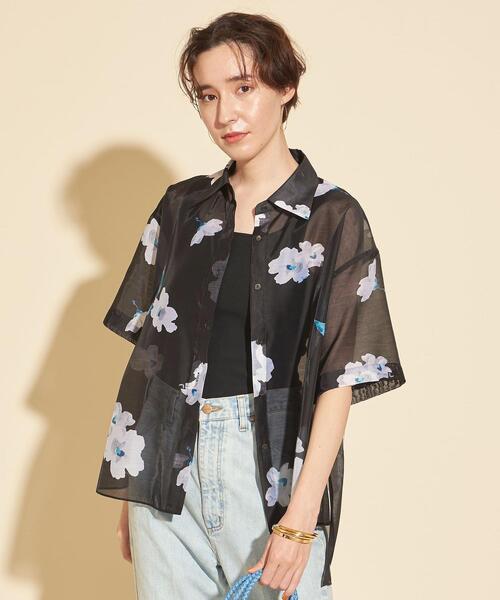 BEAUTY&YOUTH UNITED ARROWS（ビューティーアンドユースユナイテッドアローズ）の「BY∴ シアーフラワープリント ショートスリーブシャツ -ウォッシャブル-（シャツ/ブラウス・レディース・ブラック/ライトグレー・FREE）」の5枚目の写真