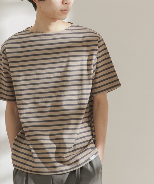 FORK&SPOON（フォークアンドスプーン）の「FORK&SPOON　ボートネックボーダーショートスリーブTシャツ（Tシャツ/カットソー・メンズ・ブルー系その他/ピンク系その他/ベージュ系その他/イエロー系その他/ブラック系その他/ホワイト系その他・4/5）」の4枚目の写真