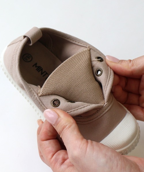 AmiAmi（アミアミ）の「キッズスリッポンスニーカー（スニーカー・キッズ・チャコールグレー/ピンク/グレイッシュベージュ・14.5㎝/15cm/16cm/17cm/18cm/19cm/20cm/21cm/16.5cm/18.5cm）」の8枚目の写真