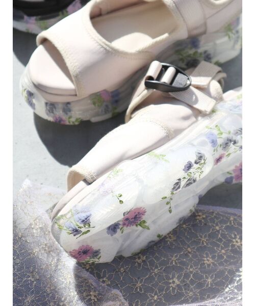 merry jenny（メリージェニー）の「floral sneaker sandal（サンダル・レディース・ブラック/アイボリー・MEDIUM/LARGE）」の18枚目の写真