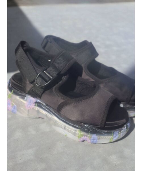 merry jenny（メリージェニー）の「floral sneaker sandal（サンダル・レディース・ブラック/アイボリー・MEDIUM/LARGE）」の13枚目の写真