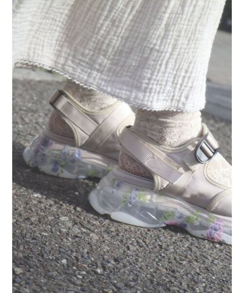 merry jenny（メリージェニー）の「floral sneaker sandal（サンダル・レディース・ブラック/アイボリー・MEDIUM/LARGE）」の10枚目の写真