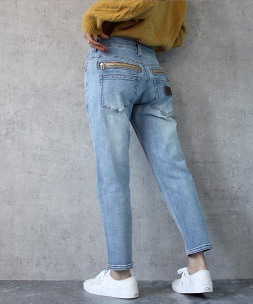 SELECT LEVERY（セレクトリベリー）の「飾りジップポケット付ボーイフレンドデニムパンツ（デニムパンツ・レディース・ライトブルー/ネイビー/インディゴブルー/ブルー/ワンウォッシュ/ホワイト/ブルー系その他/ブラック/ネイビー系/その他/ライトインディゴブルー/ブルー系1/ブラック系その他・MEDIUM/LARGE/SMALL/X-LARGE/X-SMALL）」の9枚目の写真