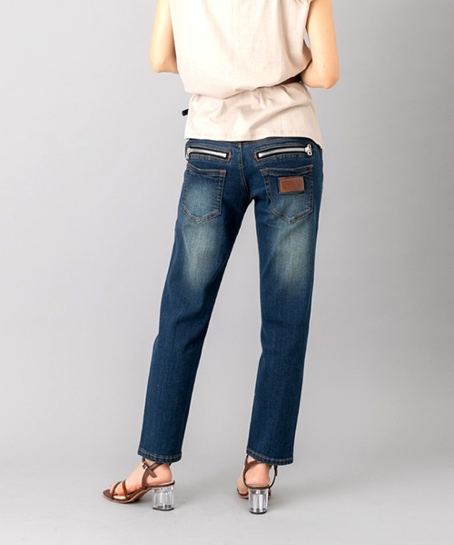 SELECT LEVERY（セレクトリベリー）の「飾りジップポケット付ボーイフレンドデニムパンツ（デニムパンツ・レディース・ライトブルー/ネイビー/インディゴブルー/ブルー/ワンウォッシュ/ホワイト/ブルー系その他/ブラック/ネイビー系/その他/ライトインディゴブルー/ブルー系1/ブラック系その他・MEDIUM/LARGE/SMALL/X-LARGE/X-SMALL）」の5枚目の写真