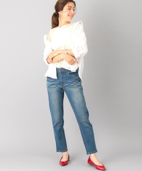 SELECT LEVERY（セレクトリベリー）の「飾りジップポケット付ボーイフレンドデニムパンツ（デニムパンツ・レディース・ライトブルー/ネイビー/インディゴブルー/ブルー/ワンウォッシュ/ホワイト/ブルー系その他/ブラック/ネイビー系/その他/ライトインディゴブルー/ブルー系1/ブラック系その他・MEDIUM/LARGE/SMALL/X-LARGE/X-SMALL）」の7枚目の写真