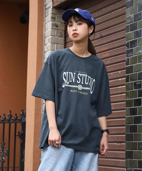 ZIP FIVE(ジップファイブ)の「【ZIP FIVE】ヴィンテージレトロ ロゴデザイン半袖ビッグTシャツ【ユニセックス】(Tシャツ/カットソー・レディース・ホワイト/ホワイト系1/ベージュ系/オートミール/ネイビー系1/グレイッシュベージュ/ベージュ系その他2/ネイビー系/ネイビー/ブラック系1/ホワイト系/ベージュ系1/ベージュ系その他/ブラック系/ブラック・LARGE/MEDIUM/X-LARGE)」の14枚目の写真