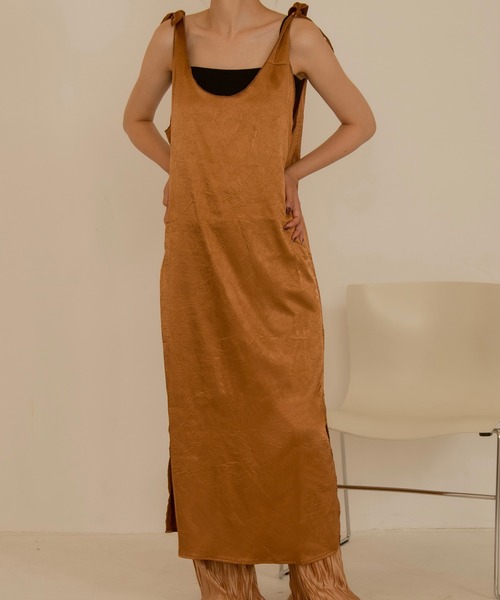 lawgy（ラウジー）の「2way satin cami op（ワンピース・レディース・グリーン/ベージュ/ホワイト/ブラウン・FREE）」の8枚目の写真