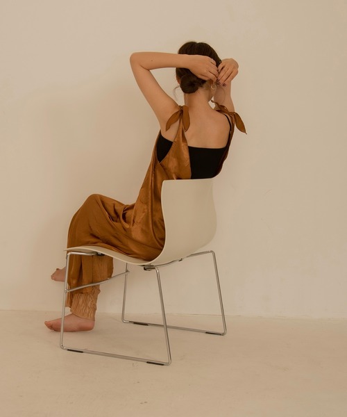 lawgy（ラウジー）の「2way satin cami op（ワンピース・レディース・グリーン/ベージュ/ホワイト/ブラウン・FREE）」の17枚目の写真