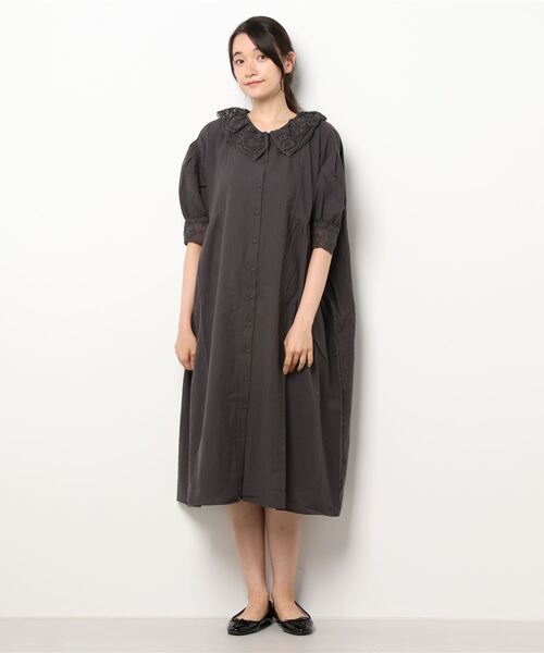 Samansa Mos2（サマンサ モスモス）の「レース衿ワンピース（ワンピース・レディース・ベージュ/ブラウン/オリーブ/チャコール・ﾌﾘ-）」の8枚目の写真