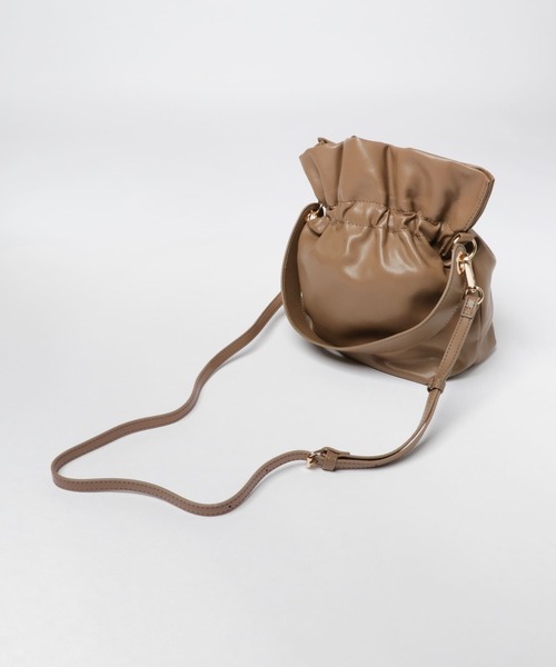 SENSE OF PLACE by URBAN RESEARCH（センスオブプレイスバイアーバンリサーチ）の「2WAYギャザーショルダーバッグ（ショルダーバッグ・レディース・アイボリー/ブラック/モカ・ONE）」の8枚目の写真