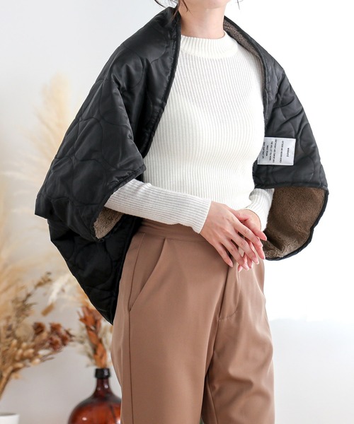 ALTROSE（アルトローズ）の「4WAY キルトブランケット [WEEKEND]（ブランケット・レディース・カーキ/ブラック/キャメル/ネイビー/ライトベージュ/ダークグレー・FREE）」の20枚目の写真