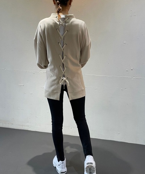 rectangle by ryon(レクタングルバイリョン)の「【rectangle by ryon】バックレースアッププルオーバー(スウェット・レディース・ネイビー/グレイッシュベージュ・FREE)」の16枚目の写真