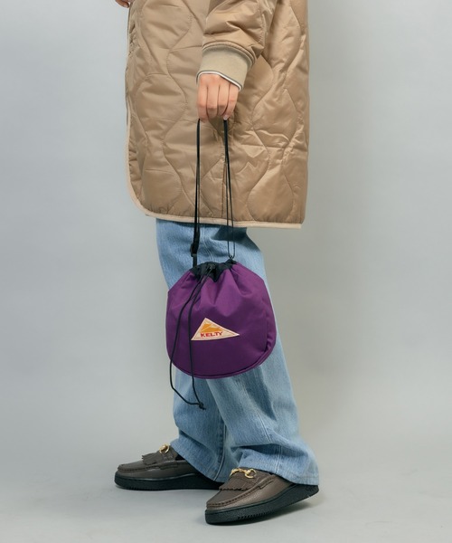 KELTY（ケルティ）の「KELTY/ケルティ KINCHAKU SHOULDER ショルダーバッグ 巾着バッグ（ショルダーバッグ・メンズ・ブラック/オリーブ/ブルー/サンドベージュ/セージグリーン/タン/キャメル/パープル/モカ/ネイビー/グレー/マスタード・ONE SIZE）」の13枚目の写真