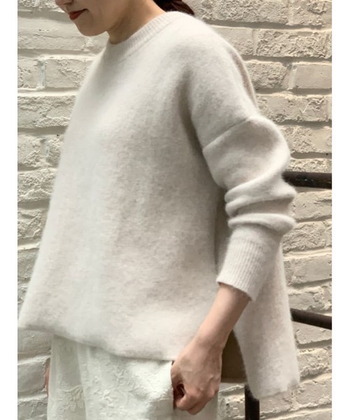 BEARDSLEY（ビアズリー）の「裏がポリエステルでチクチクしないラクーンダブルフェイスプルオーバー（ニット/セーター・レディース・ベージュ/グレー・FREE）」の2枚目の写真