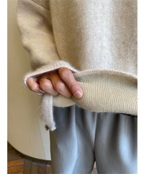 BEARDSLEY（ビアズリー）の「裏がポリエステルでチクチクしないラクーンダブルフェイスプルオーバー（ニット/セーター・レディース・ベージュ/グレー・FREE）」の17枚目の写真