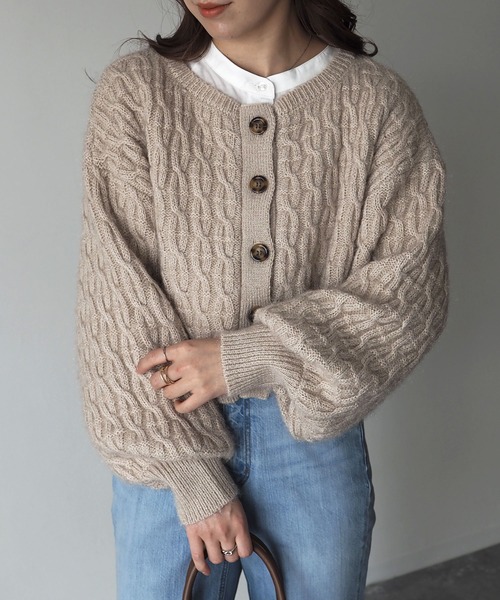 Riberry(リベリー)の「前後2WAYショートケーブルカーデ(カーディガン/ボレロ・レディース・ベージュ/ネイビー/オフホワイト/グリーン/ブルー・MEDIUM)」の1枚目の写真