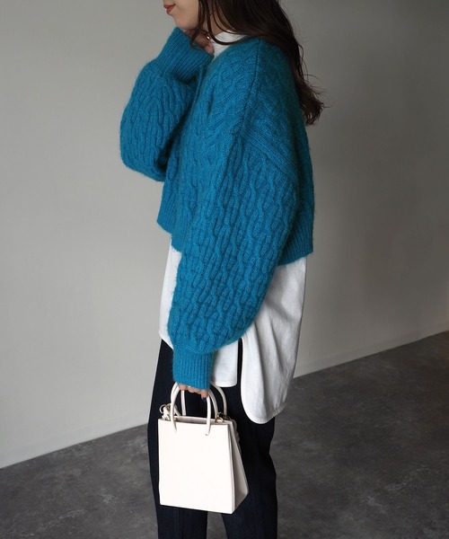 Riberry(リベリー)の「前後2WAYショートケーブルカーデ(カーディガン/ボレロ・レディース・ベージュ/ネイビー/オフホワイト/グリーン/ブルー・MEDIUM)」の11枚目の写真