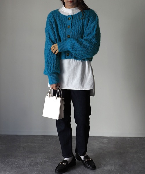 Riberry(リベリー)の「前後2WAYショートケーブルカーデ(カーディガン/ボレロ・レディース・ベージュ/ネイビー/オフホワイト/グリーン/ブルー・MEDIUM)」の15枚目の写真