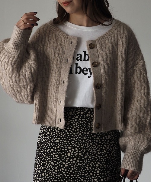 Riberry(リベリー)の「前後2WAYショートケーブルカーデ(カーディガン/ボレロ・レディース・ベージュ/ネイビー/オフホワイト/グリーン/ブルー・MEDIUM)」の9枚目の写真