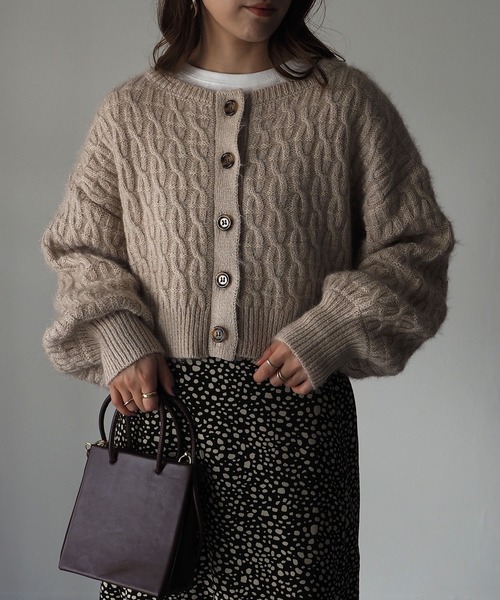 Riberry(リベリー)の「前後2WAYショートケーブルカーデ(カーディガン/ボレロ・レディース・ベージュ/ネイビー/オフホワイト/グリーン/ブルー・MEDIUM)」の13枚目の写真