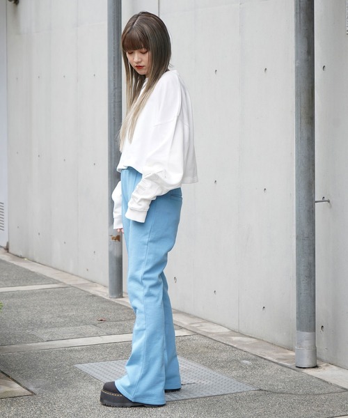 X-girl（エックスガール）の「EMBROIDERED LOGO SWEAT CROPPED TOP（スウェット・レディース・ホワイト/ブラック/ベージュ・S/M）」の22枚目の写真