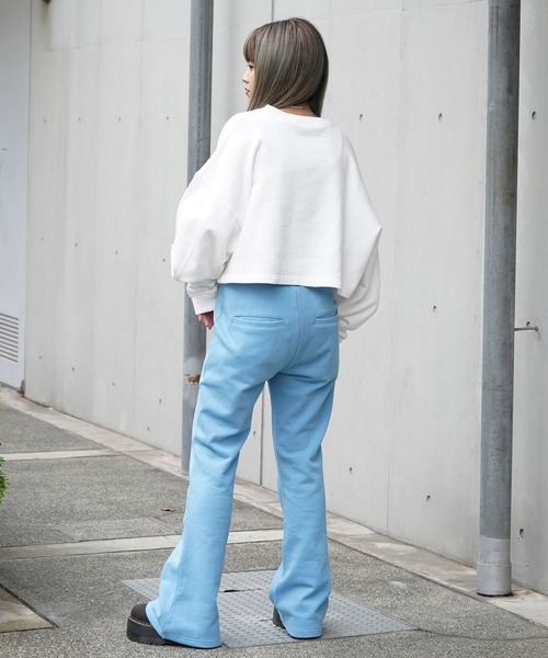 X-girl（エックスガール）の「EMBROIDERED LOGO SWEAT CROPPED TOP（スウェット・レディース・ホワイト/ブラック/ベージュ・S/M）」の20枚目の写真