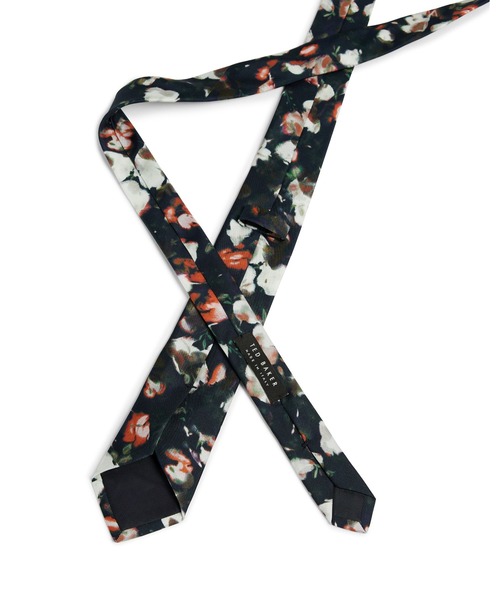 Ted Baker（テッドベーカー）の「TOKSIC　フラワープリント シルク ネクタイ（ネクタイ・メンズ・ネイビー・O/S）」の4枚目の写真