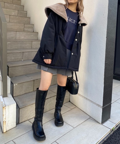 one after another NICE CLAUP（ワンアフターアナザーナイスクラップ）の「ファーの付け襟がポイント　ミリタリー女の子コート（ミリタリージャケット・レディース・アイボリー/ブラック/カーキ・FREE）」の5枚目の写真